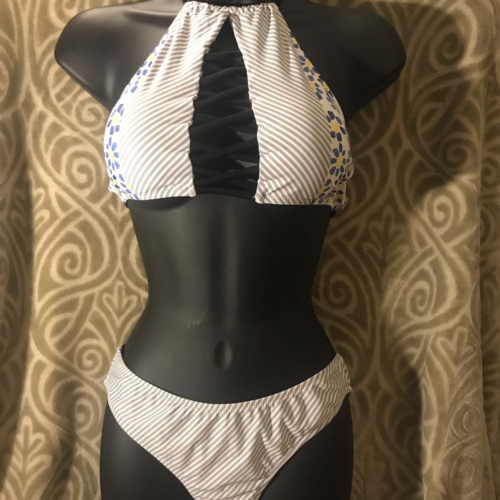 Cup she Two piece bikini 👙 set - Medium